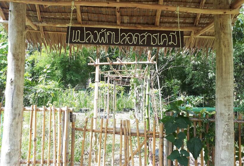 ホテル Baansongkhata