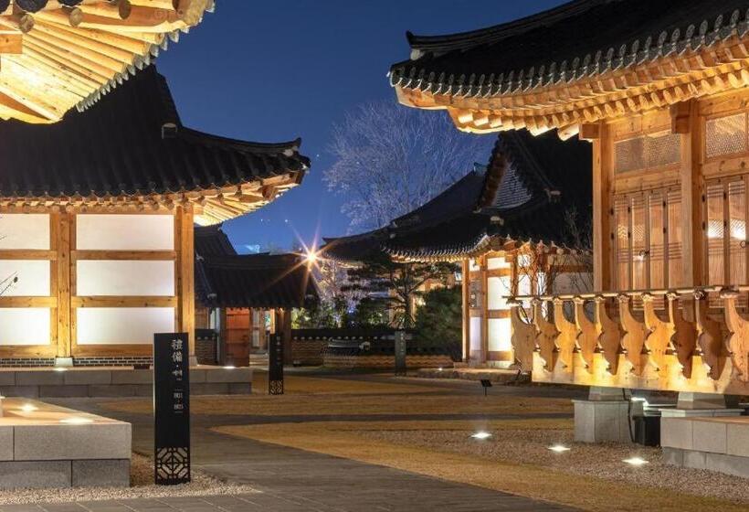 호텔 Hanok Stay Namwonyechon By Kensington
