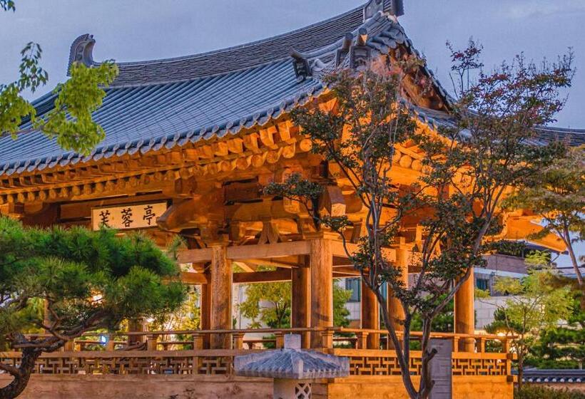فندق Hanok Stay Namwonyechon By Kensington