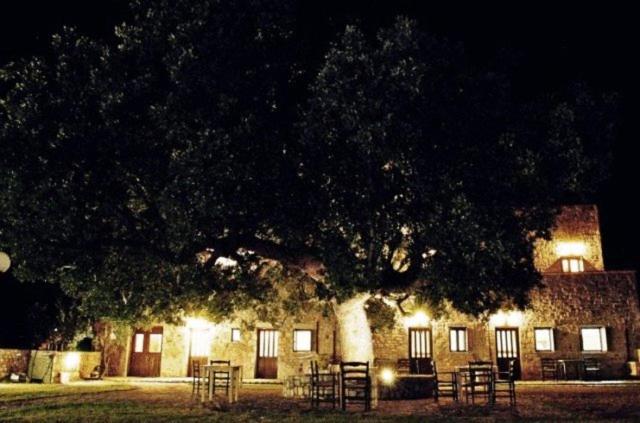 پانسیون Vlyhada Guesthouse