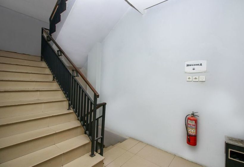 فندق Airy Kendari Barat Diponegoro 75