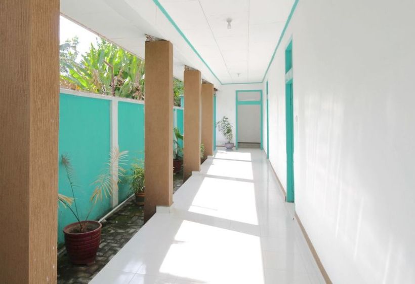 ホテル Airy S Parman 28 Palu