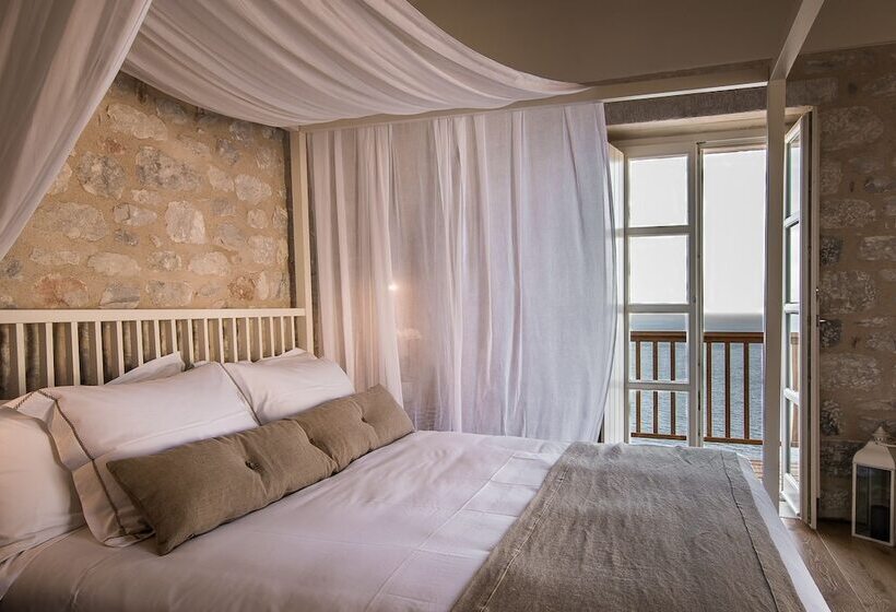 هتل Bassa Maina Villas & Suites