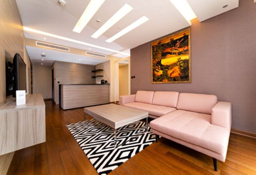 Отель Four Points By Sheraton Production City, Dubai