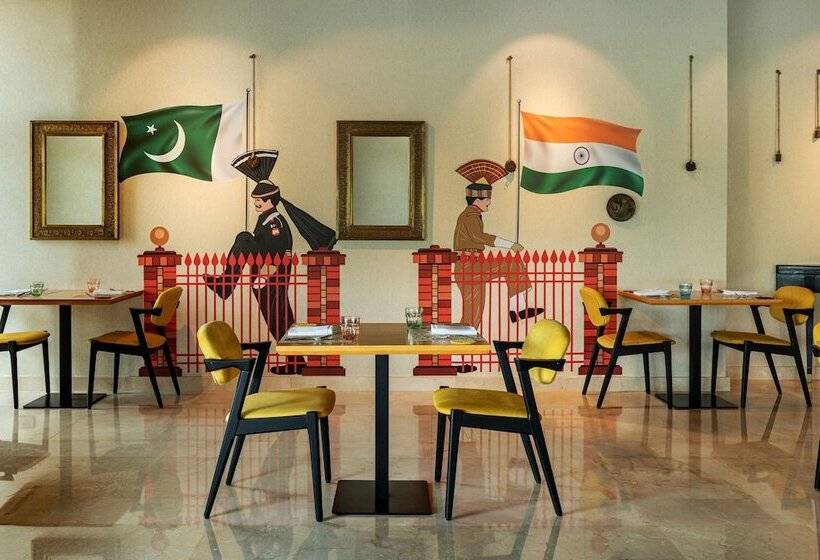 Отель Four Points By Sheraton Production City, Dubai