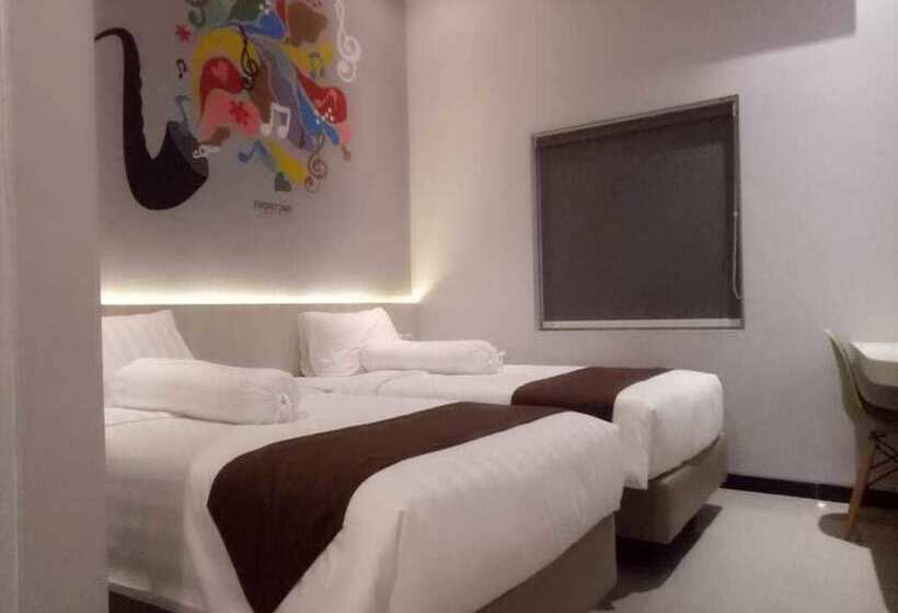 Hotel Front One Boutique Brani Solo