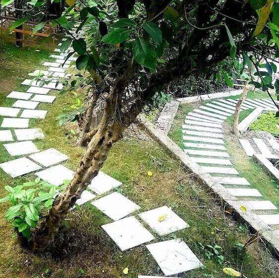 בית מלון כפרי Nishantam Sanctuary Rishikesh