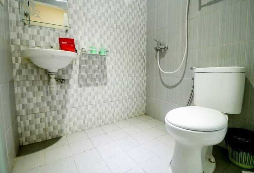 هتل Reddoorz Near Pasar Tarapung Siring Banjarmasin