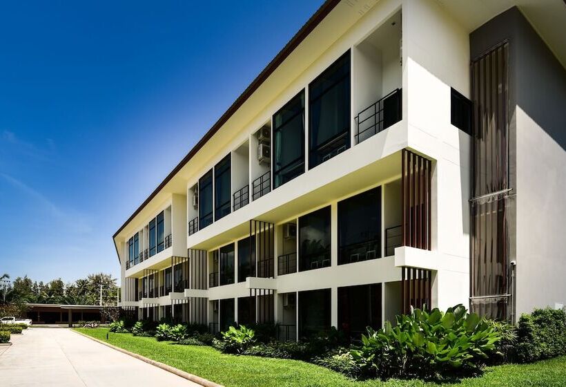 هتل The Beach Resort & Residence   Sha Plus