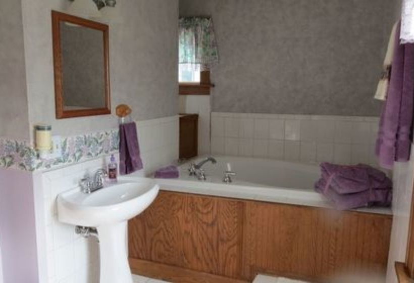 Lilac Village Bed & Breakfast