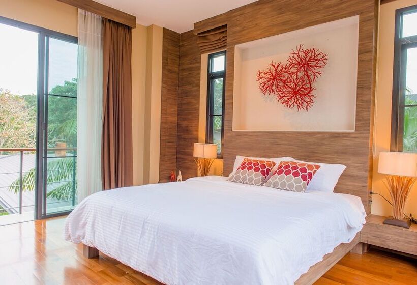 Moin Lakeside Pool Villa Chiangmai