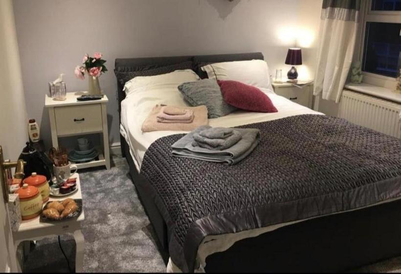 مبيت وإفطار Redwing Rise