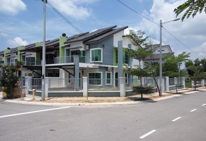 Impianacasa Kluang Homestay