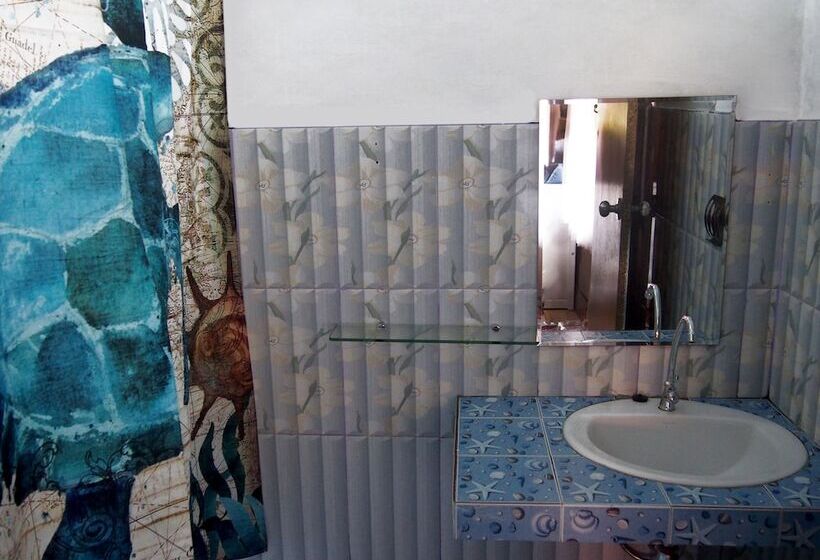 هتل Coco Beach Bungalows