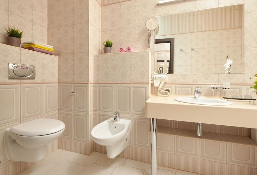 בית מלון כפרי Kapitolinn