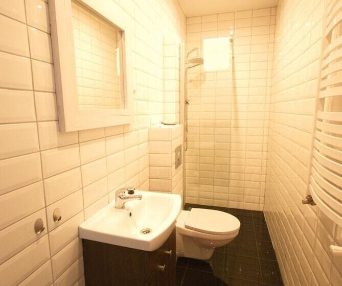 Пансион 7th Room Guest House