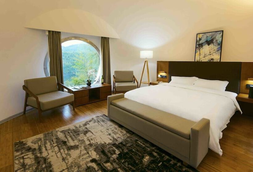 منتجع Planet Zero Retreat