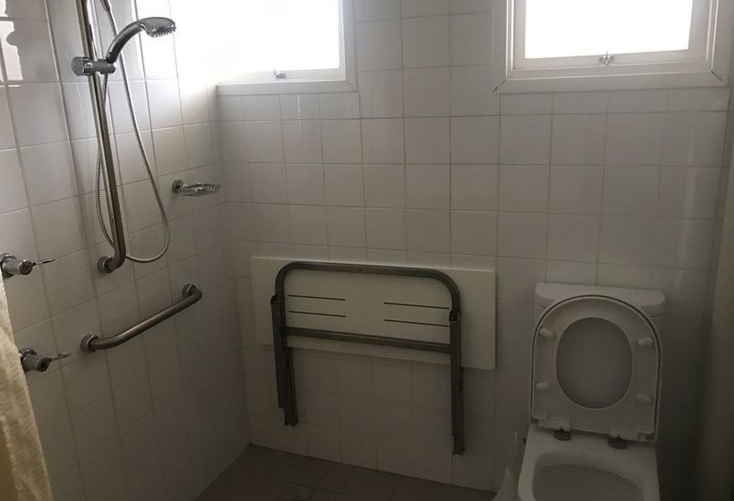 فندق على الطريق Snowy Mountains Motor Inn