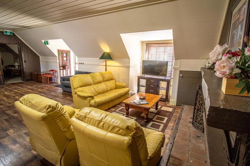 Пансион Gold Mine Guest House And Cafe