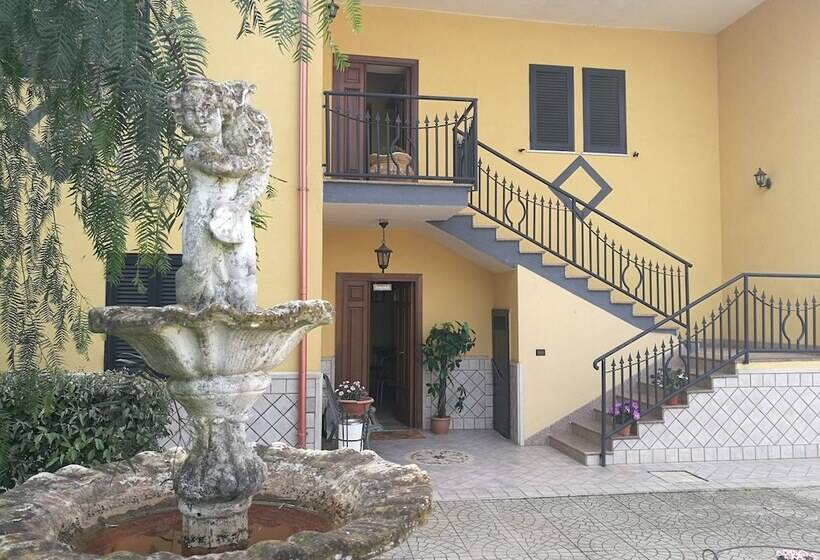 تختخواب و صبحانه Garden Inn