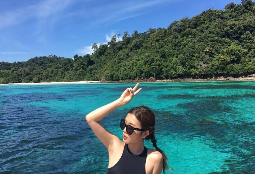 בית מלון כפרי Koh Mook De Tara Beach Resort