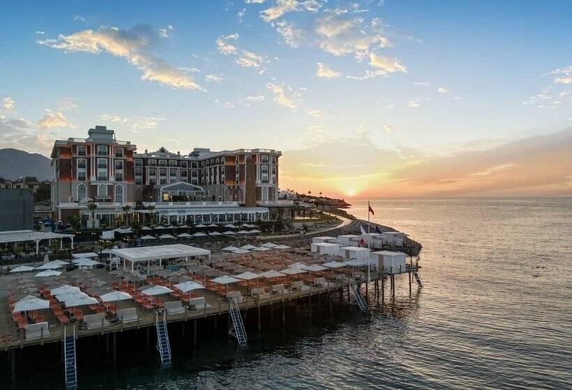 Kaya Palazzo Resort & Casino