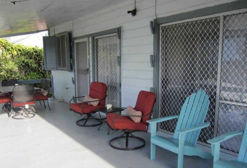 Captain Cook Apartments