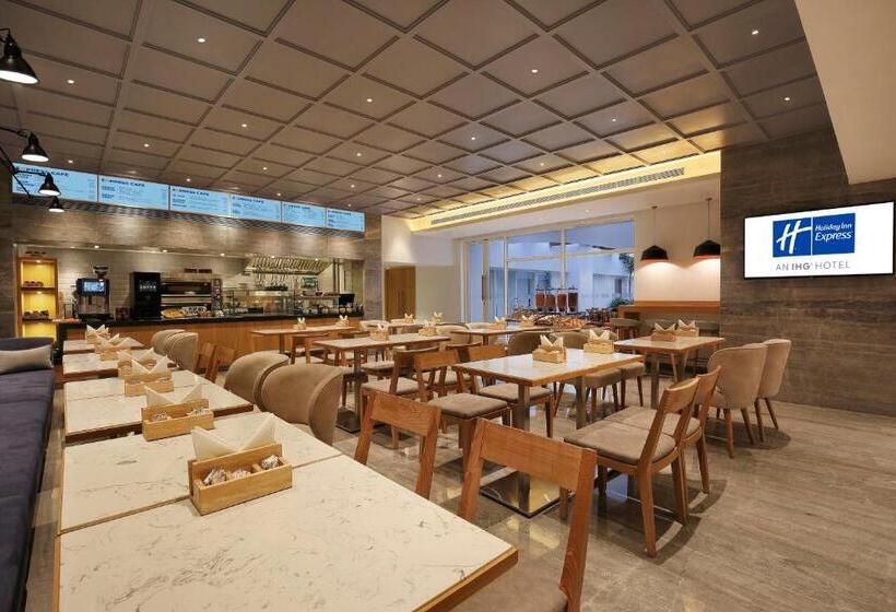 בית מלון כפרי Holiday Inn Express Bengaluru Yeshwantpur, An Ihg