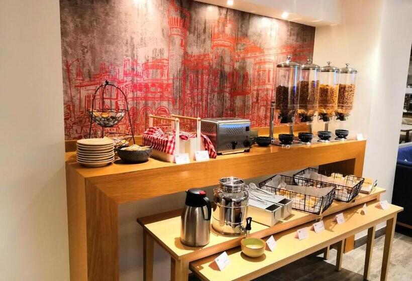 בית מלון כפרי Holiday Inn Express Bengaluru Yeshwantpur, An Ihg