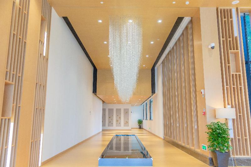 Отель Holiday Inn Express Ya An City Center By Ihg