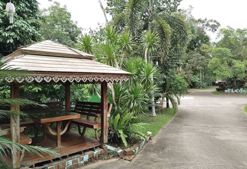 هتل Phetsangsom Resort