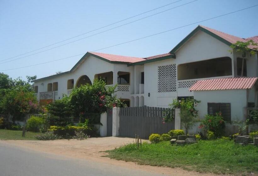 פנסיון Almond Tree Guest House
