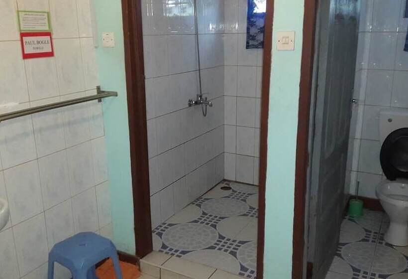 פנסיון Almond Tree Guest House