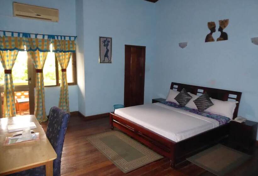 פנסיון Almond Tree Guest House