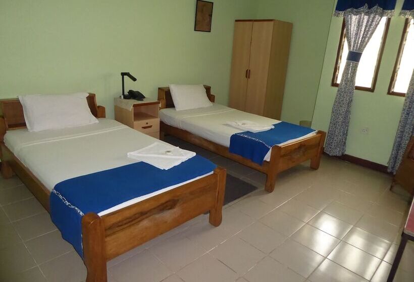 פנסיון Almond Tree Guest House