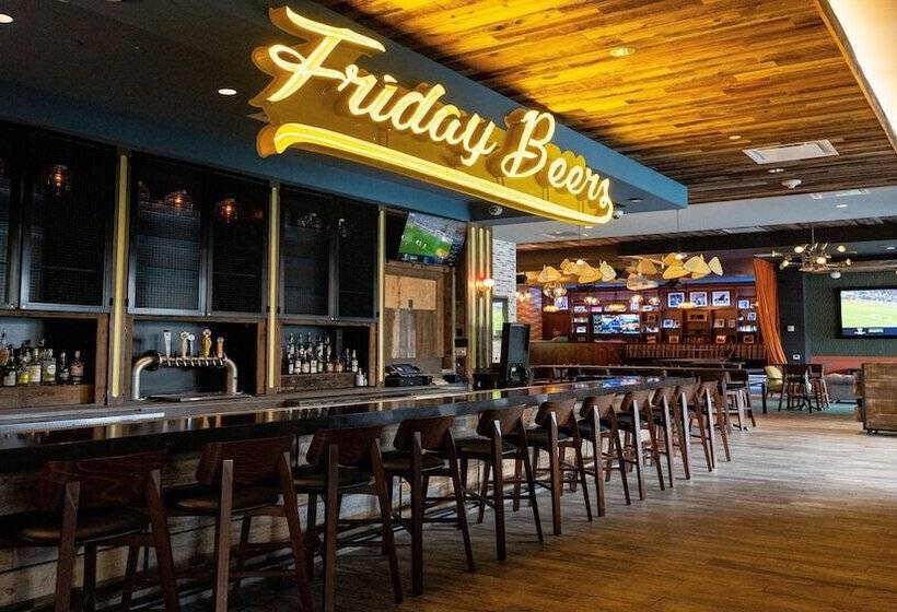 בית מלון כפרי Holiday Inn & Suites Nashville Downtown Broadway