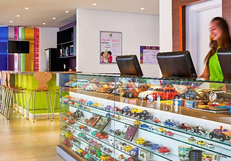 هتل Ibis Styles Balneario Camboriu  1 Quadra Do Mar