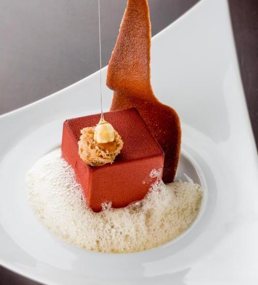 호텔 Logis Auberge De La Tour   Hôtel & Restaurants