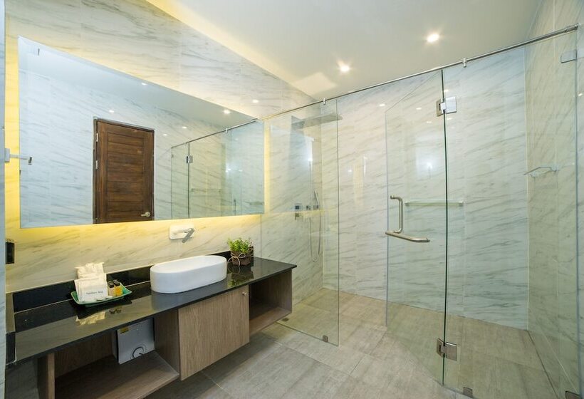 هتل Oceana Resort Phuket