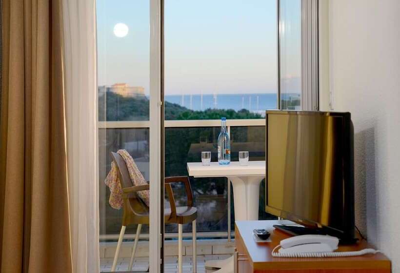 هتل Residence Resideal Antibes