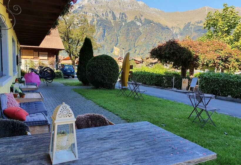 Lake Lodge Hostel