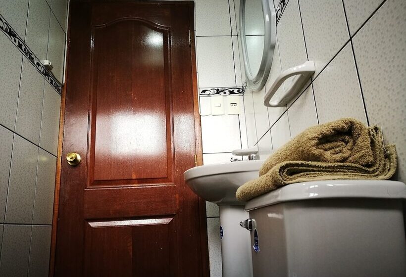 هتل Bolivian Heights Hostel