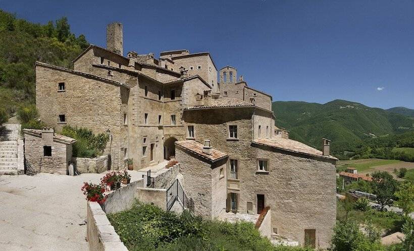 호텔 Castello Di Postignano Relais