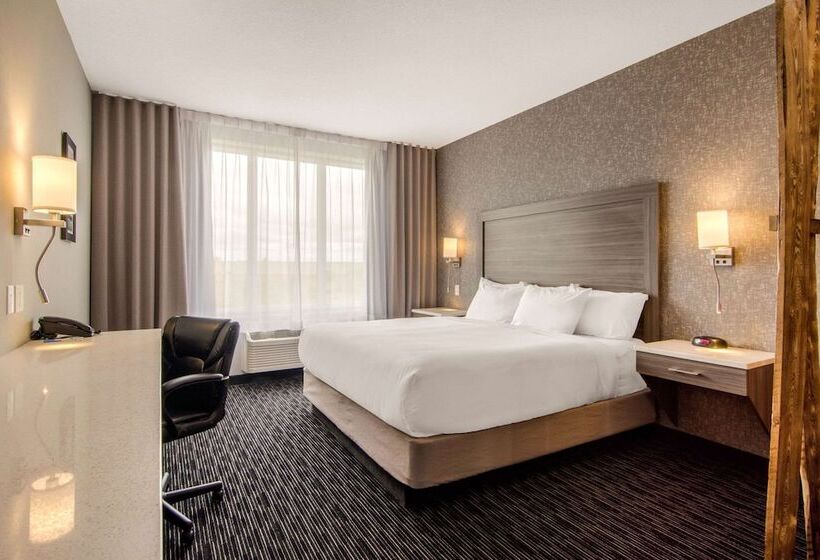 هتل Comfort Inn & Suites