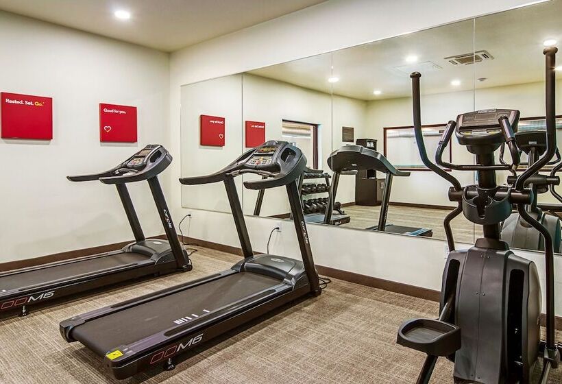 호텔 Comfort Suites