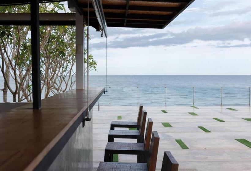 هتل Coral Tree Villa Hua Hin