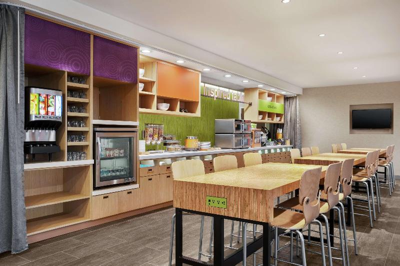 Отель Home2 Suites By Hilton Warminster Horsham