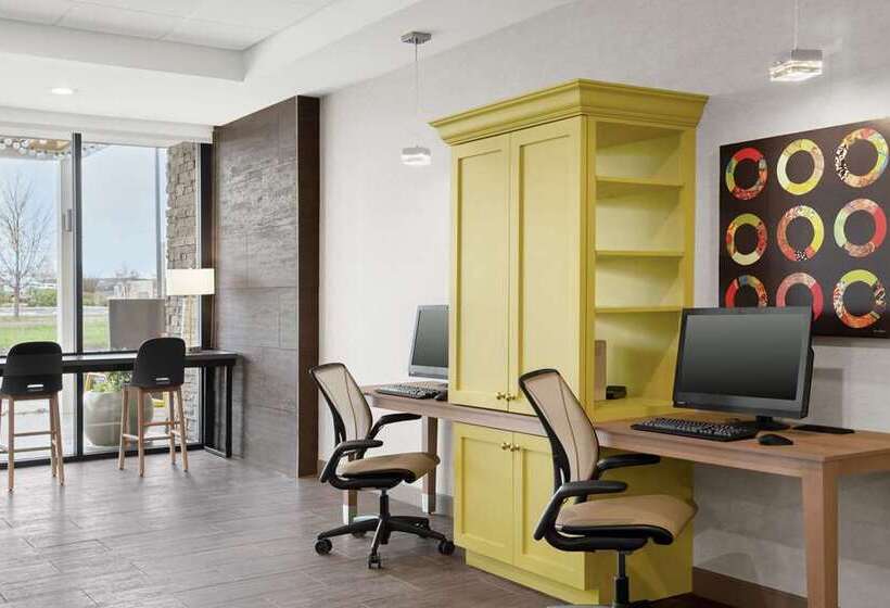 Отель Home2 Suites By Hilton Warminster Horsham
