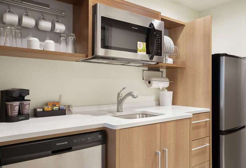 Отель Home2 Suites By Hilton Warminster Horsham