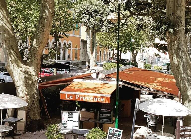 酒店 Hôtel Restaurant Le Provence